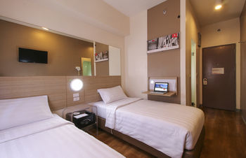Tune Hotel Aseana City
