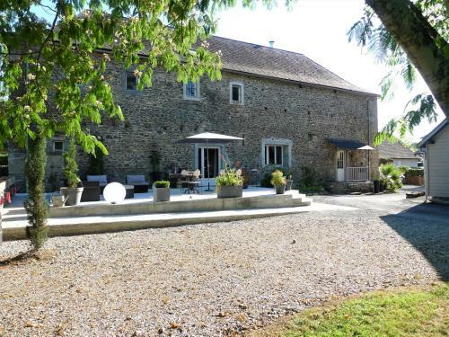 Hostal Les Terres D'aramis: Maison D'h�tes � Aramits (64)