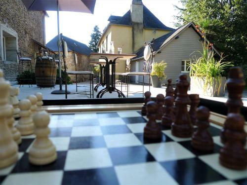 Hostal Les Terres D'aramis: Maison D'h�tes � Aramits (64)