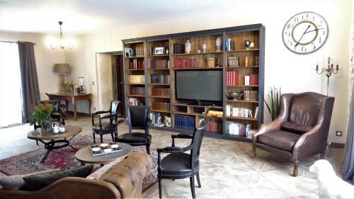 Hostal Les Terres D'aramis: Maison D'h�tes � Aramits (64)