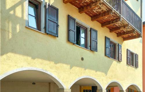 Beautiful Apartment In Vignole With Wifi
