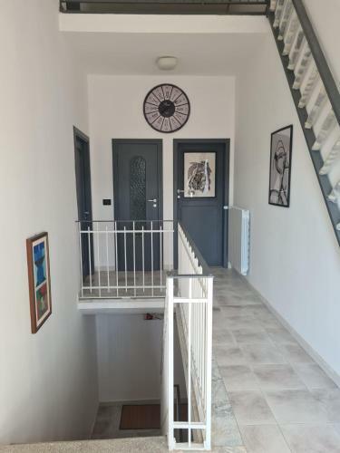 Casa In Pietra Immersa Nel Verde