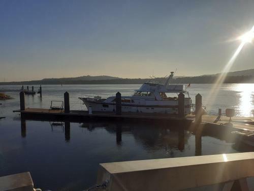Yacht � Quai Natacha