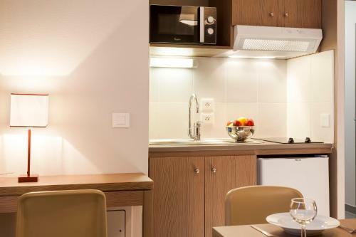 Hotel Neh� Suites Porte de Gen�ve