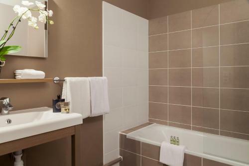 Hotel Neh� Suites Porte de Gen�ve
