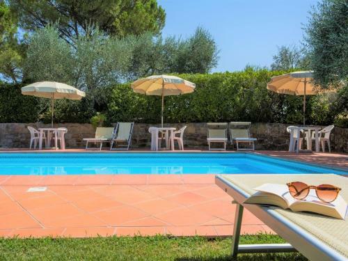 Well-kept Apartment In Castelfiorentino With Shared Pool