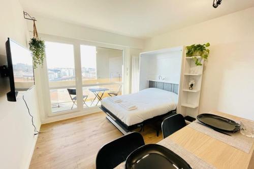 Very Nice Studio Deco Close To Switzerland