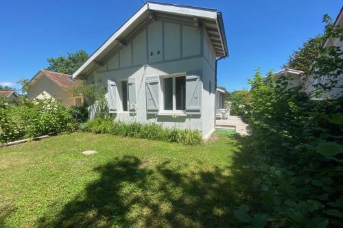 Villa La Perluete � Ar�s