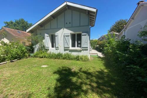 Villa La Perluete � Ar�s
