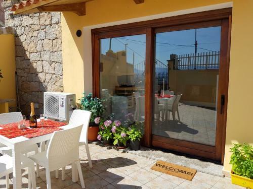 Apartamento New & Modern Studio Giulia With Terrace And Seaview