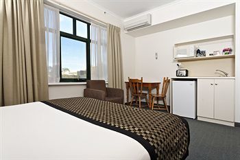 Aparthotel Breakfree Directors Studios