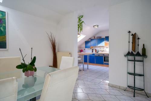 Apartamento Ger�umige Ferienwohnung Mit Dachterrasse