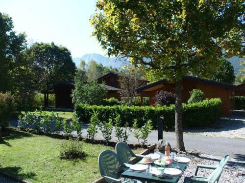 Annecy Lakeside Cabin