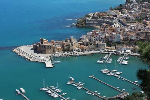 Villa Sea And Archaeology