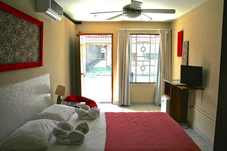 Tuanis Aparthotel