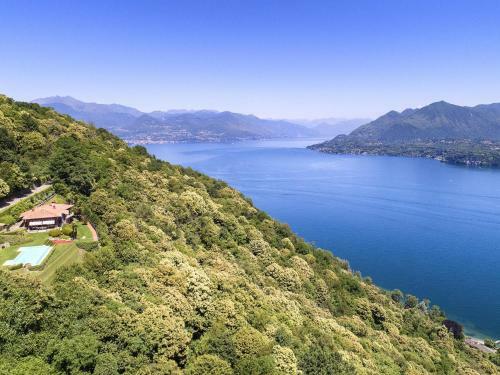 Villa Falcone 3 Bedrooms 6 Pax