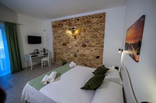 Miramare Rooms B&B