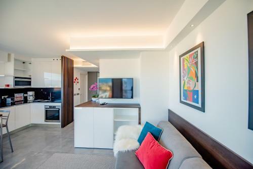 Apartamento High Standing With Incredible Old Antibes And Sea Views