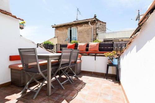 Luxurious 2-beds House In Old Antibes, Terrace