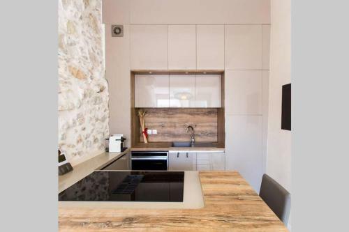 Luxurious 2-beds House In Old Antibes, Terrace