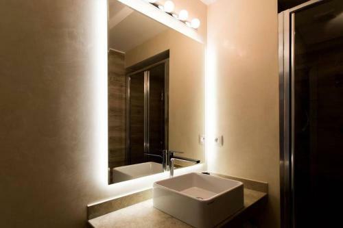 Luxurious 2-beds House In Old Antibes, Terrace
