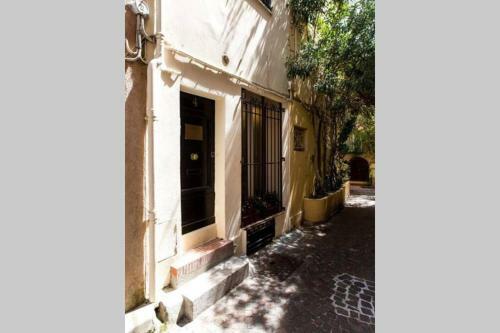 Luxurious 2-beds House In Old Antibes, Terrace