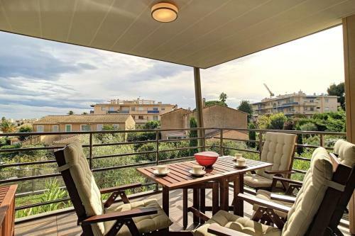 Superb Two-bed Apartment In Residence With Pool Antibes