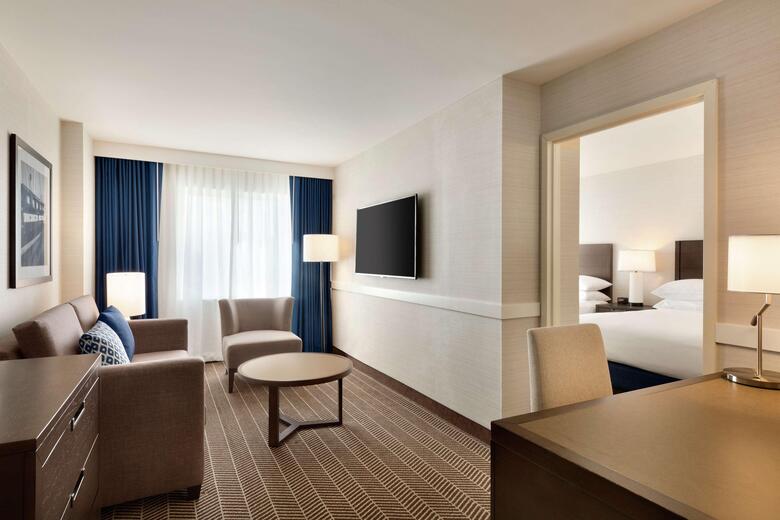 Hotel Embassy Suites Logan Airport