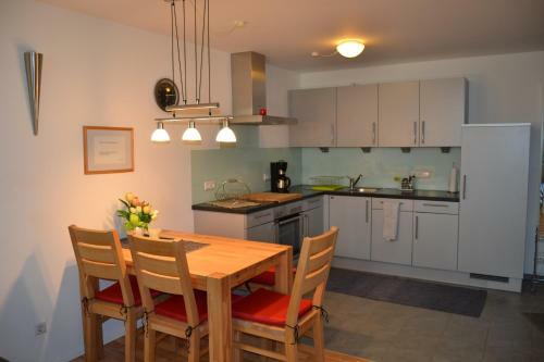 Apartamentos Fewo-burgund