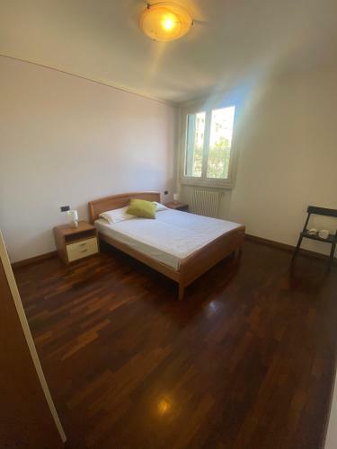 Delightful 2 Bedrooms Apartment With Patio.