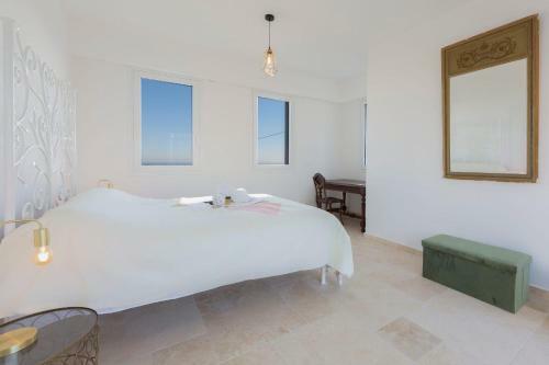 Luxurious Sea View Villa Outside Infinity Pool - Heated Indoor Pool