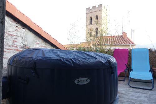 Maison Small Luxury ( Planxa,suite,solarium,jacuzzi,pas de Vis � Vis)