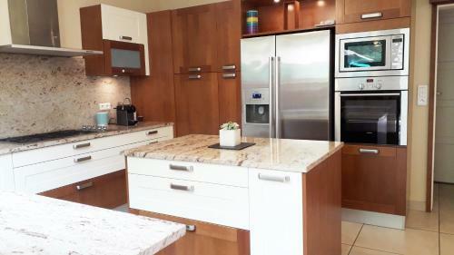 Maison Moderne Piscine Wifi - Aiguillon Goetchea