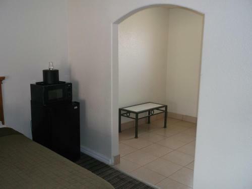 Hotel Travel Inn And Suites
