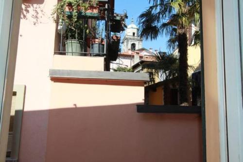 Captivating 4 -bed Apartment In Bellagio Historic