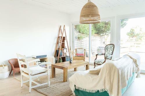 Bright House With Terrace In Arcachon