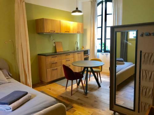 Apartamento Studio de Charme � La Roquette