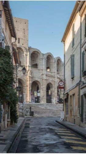 Apartamento Studio Climatis� Avec Balcon Face Aux Ar�nes D'arles