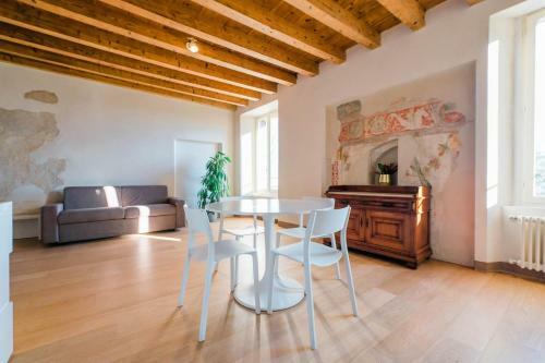 Pareto Apartment