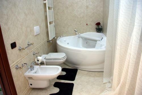 Suite Petroni