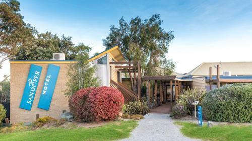 Sandpiper Motel
