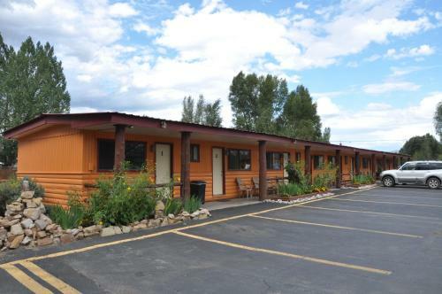 Long Holiday Motel