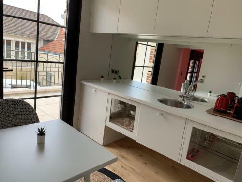 Hostal L'appartement Et Les Suites de Vjl...