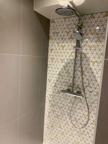 Hostal L'appartement Et Les Suites de Vjl...