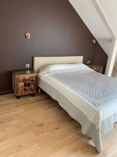 Hostal L'appartement Et Les Suites de Vjl...