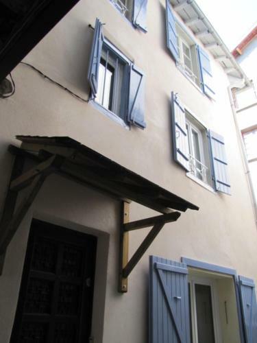 Maison de Village Dans Une Rue Calme