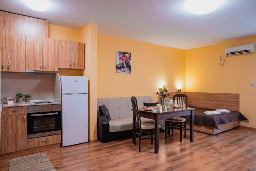Teis Apartments