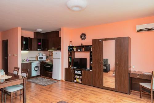 Teis Apartments