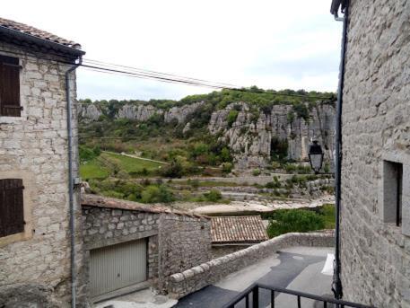 Maison Pierre Et Vo�te Au C?ur Du Village
