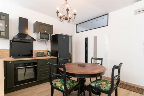 Apartamento Bien D'exception En Face Du Palais Des Papes